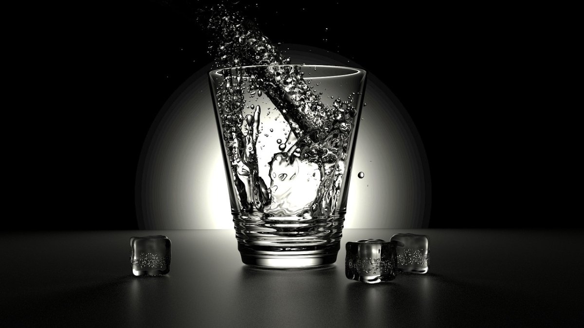 Wellhealthorganic.com some-amazing-health-benefits-of-drinking-water-from-an-earthen-pot 1 (1)